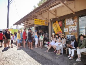 Für ein Shaved Ice steht man hier schon mal eine Weile in der Schlange