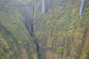 Der höchste Wasserfall auf Hawaii - ist auf der Insel Molokai