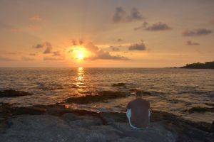 Da ist er der Sonnenuntergang - mit Fred im Vordergrund